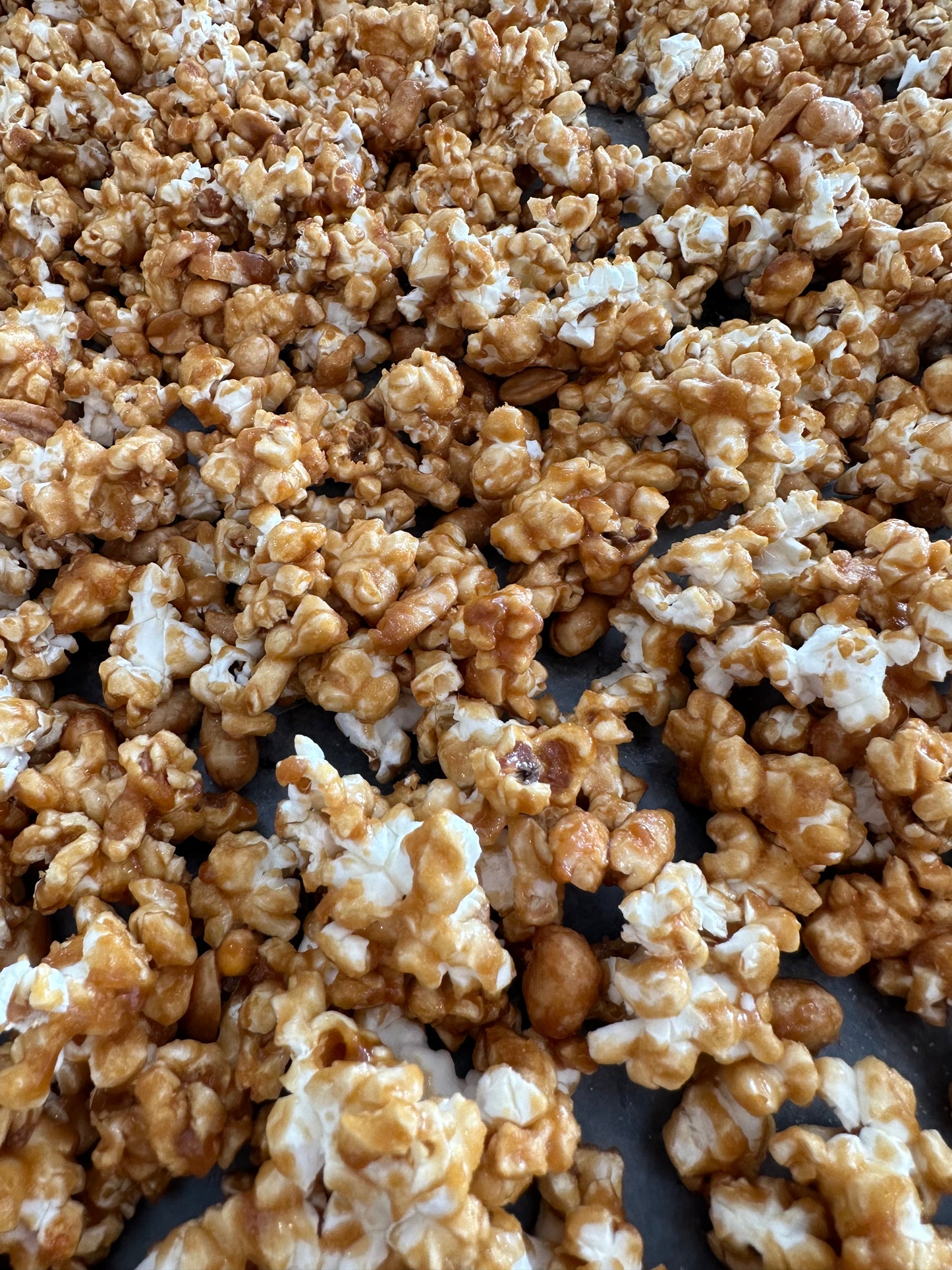 1/2 lb Caramel Corn with Roasted Peanuts